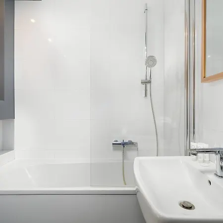 דירה Modern Jaworowa Perfect For Remote Work By Renters פוזנן