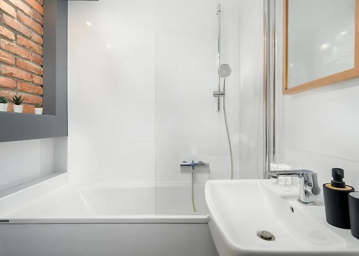 아파트 Modern Jaworowa Perfect For Remote Work By Renters 포즈난